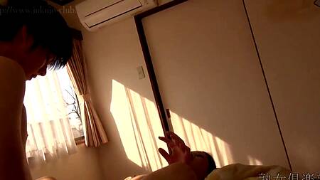 Японская мачеха учит пасынка заниматься сексом