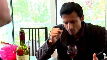 Начальник трахает жену сотрудника, обещая ему повышение