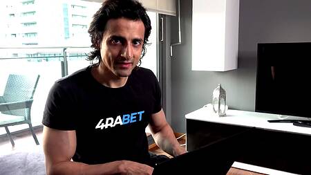 Жопастая мусульманка в лосинах таки соблазнила на секс