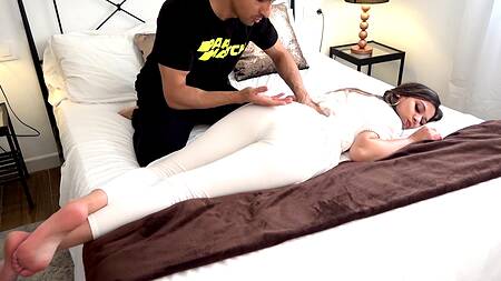 Жаркий секс большим членом - лучший массаж