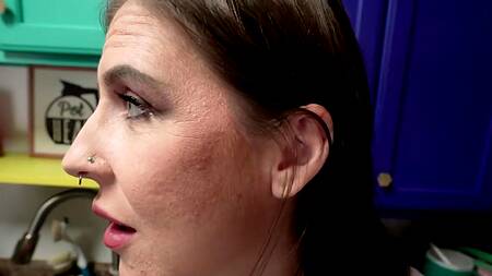 Старик наслаждается молоденькой киской сиделки