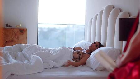 Муж пошел играть в теннис, а жена трахается с негром