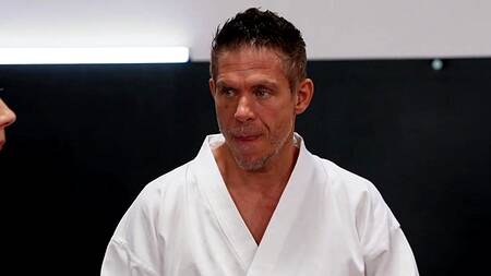 Азиатка ничего не смыслит в карате, зато умеет ебаться