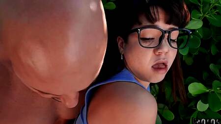 Лысый брутал жестко трахает миниатюрную девку на весу