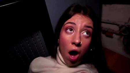 Показала сиськи с пирсингом сосков на улице и отдалась за деньги