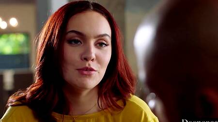 Рыжая красотка трахается с черным другом