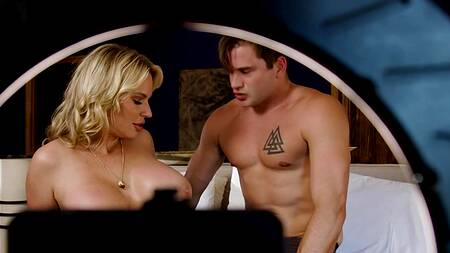 Зрелая подруга давно не трахалась, это нужно исправить