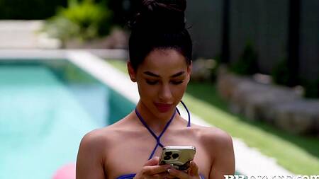 Показал другу новую девушку, а потом вместе с ним её трахнул