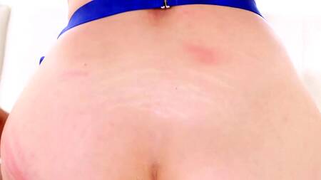 Блондинка без ума от жесткой анальной ебли