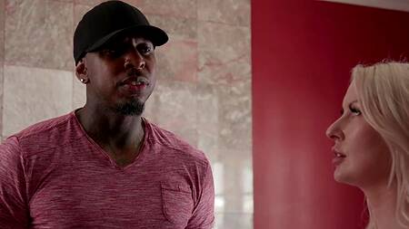 Мужу разрешено смотреть и дрочить на секс жены с негром