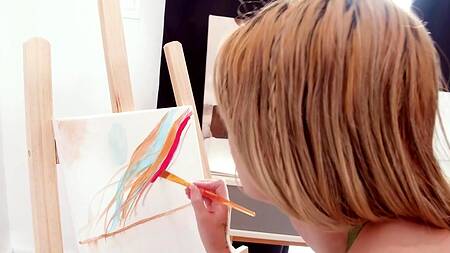 Милашка отдается отчиму и лижет киску мачехи