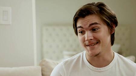 Мачеха не удержалась и предложила пасынку секс