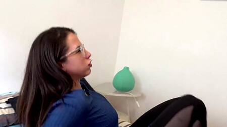 Трахнул красивую жену друга и залил силиконовые сиськи спермой