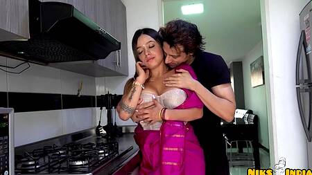 Горничная не против, чтобы хозяин не дрочил, а трахал её