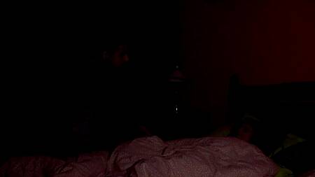 Трахнул европейскую подругу жены, прокравшись к ней в спальню