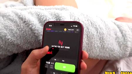 Сводная сестра спит, а брат пихает большой член в её киску