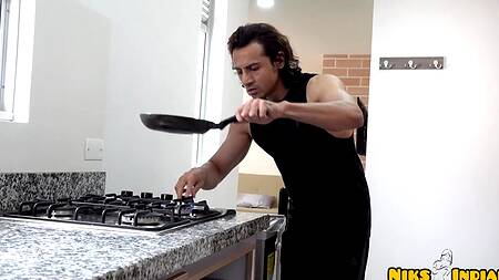 Милашка очень плохая хозяйка, зато ебется она как шлюшка