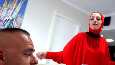 Зрелая мусульманка не может устоять перед соблазном измены