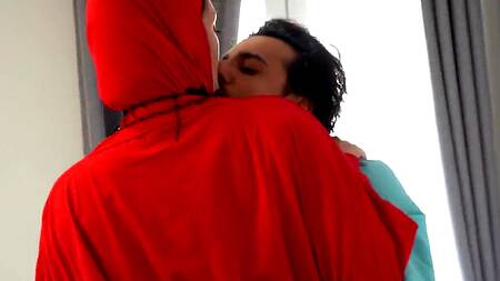 Зрелая мусульманка не может устоять перед соблазном измены