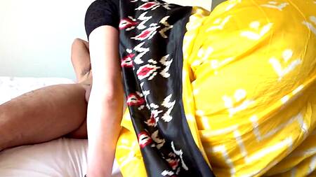 Пасынок соглашается сохранить тайну, но только за анальный секс