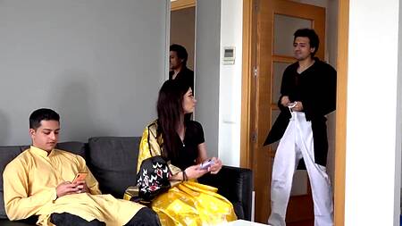 Пасынок соглашается сохранить тайну, но только за анальный секс