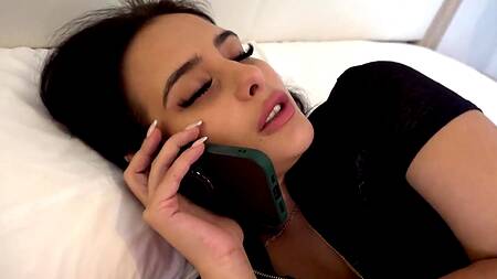 Лижание жопы парня спасает от головой боли