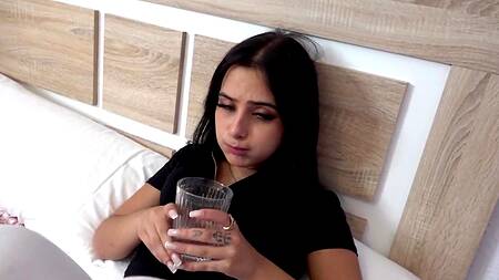 Лижание жопы парня спасает от головой боли