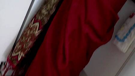 Домработница не выдержала и пописала на кухне