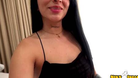 Увидел развратные фотки подруги и жестко её трахнул