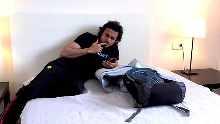 Красивая соседка согласна на секс за деньги