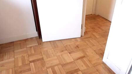 Красивая соседка согласна на секс за деньги