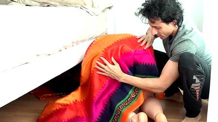 Горничная застряла? Отлично, можно её трахнуть