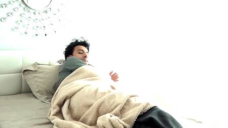 Горничная застряла? Отлично, можно её трахнуть