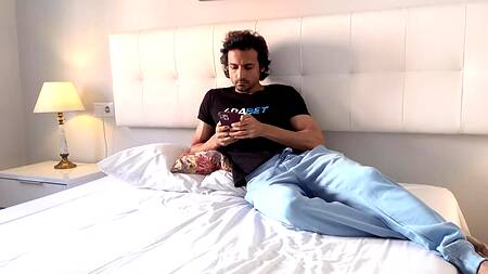 Разбудил сводную сестру в сексуальном платье и жарко её трахнул