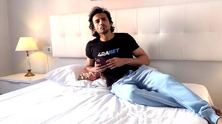 Разбудил сводную сестру в сексуальном платье и жарко её трахнул