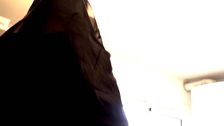 Зашел к соседке мусульманке и трахнул её раком на кухне