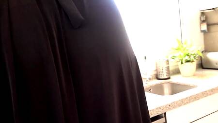 Зашел к соседке мусульманке и трахнул её раком на кухне
