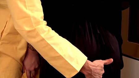 Зашел к соседке мусульманке и трахнул её раком на кухне