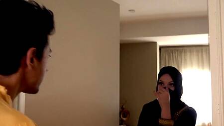 Зашел к соседке мусульманке и трахнул её раком на кухне