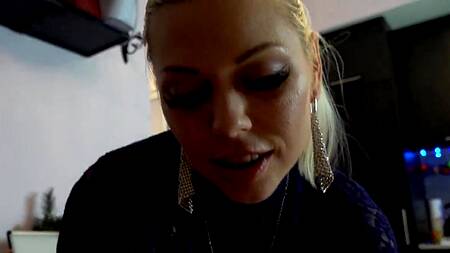 Раз муж не трахнул на новый год, то это сделает пасынок