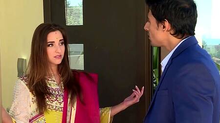 Пришел к красивой жене босса и трахнул её большим членом