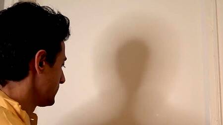 Мусульманка на кухне смачно сосет большой член соседа