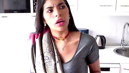 Начальник пришел к подчиненному и развел на секс его жену