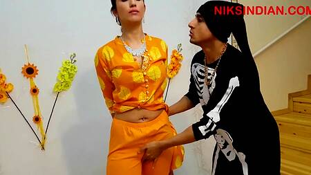 Мужики основали секс секту и трахают молодых телок