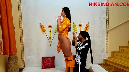 Мужики основали секс секту и трахают молодых телок