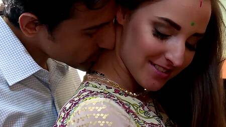 Подарил жене друга украшение и развел её на секс