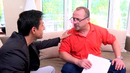 Манипуляция подействовала, индийский парень поимел жену босса