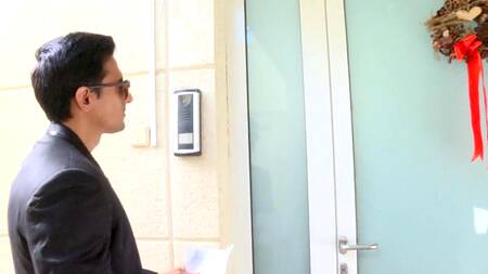 Манипуляция подействовала, индийский парень поимел жену босса