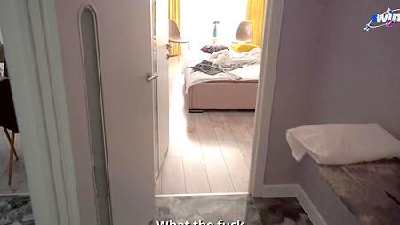 Ленивая домработница плохо убирается, но зато трахается шикарно