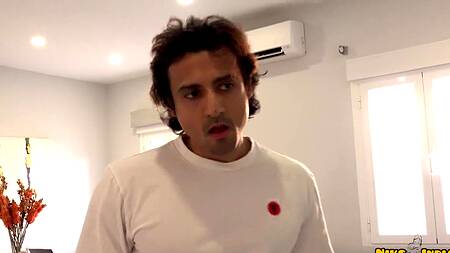 Наказал сексом красивую индийскую девку за воровство